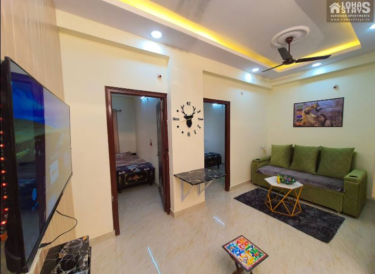 LB101 : Delux 2BHK - Lift, AC, Complete Kitchen, WIFI