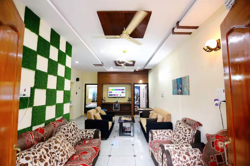 LY101 : Premium 2BHK - 1st Floor, AC, Complete Kitchen, WIFI