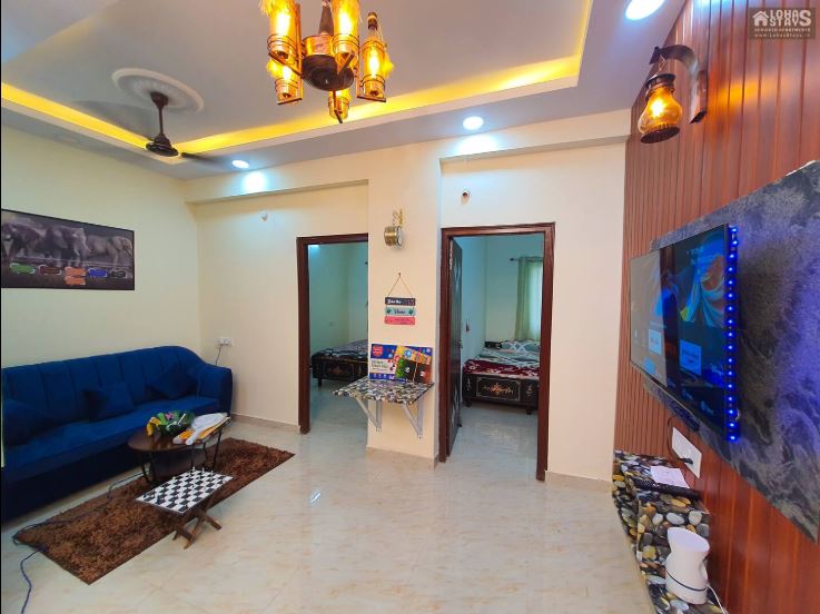 LB102 : Delux 2BHK - Lift, AC, Complete Kitchen, WIFI